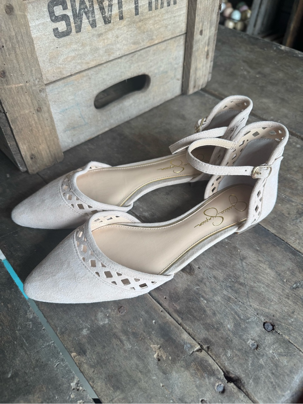 Jessica Simpson Women’s 9M Beige Suede Pointed Toe Ankle Strap Flats Cutout